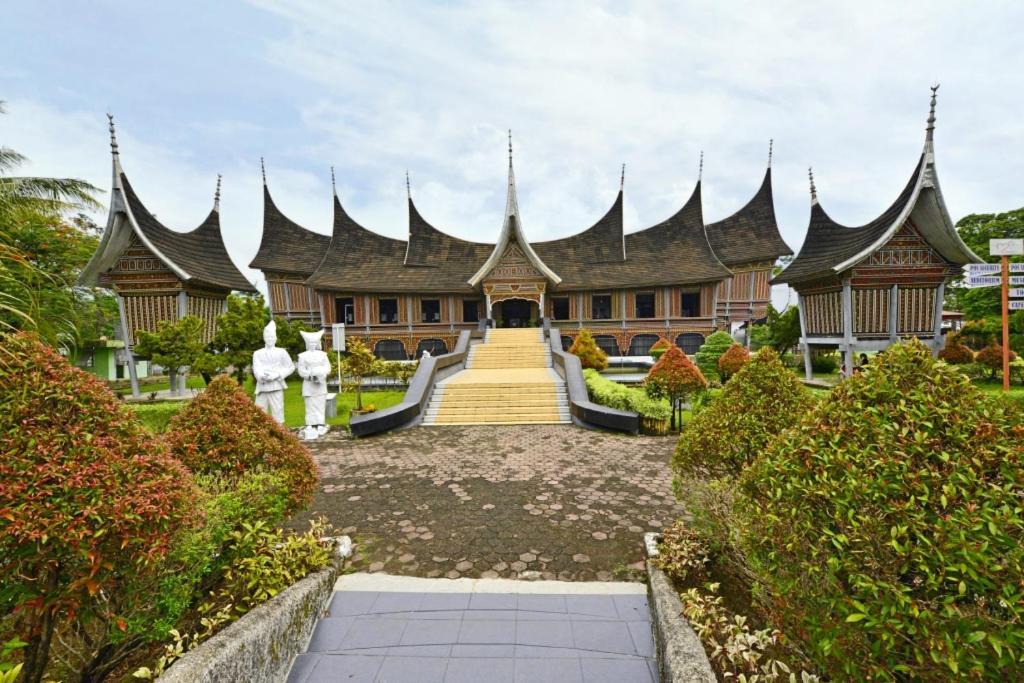 Whiz Prime Hotel Khatib Sulaiman Padang Padang  Ngoại thất bức ảnh